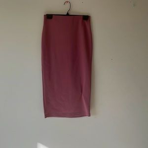Fitted pink midi pencil skirt